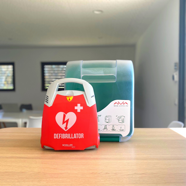Défibrillateur avec coffret
